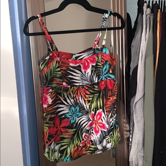 Summer Top - Picture 3 of 5